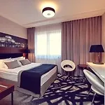 Mercure Sepia 4*