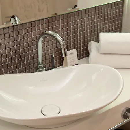 Mercure Sepia 4*